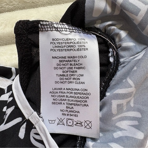 4/25$ Calvin Klein Athletic Performance Shorts Black and White Logo XS NWT - Picture 5 of 8